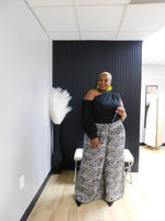 Asymmetrically Me Top (Curvy)