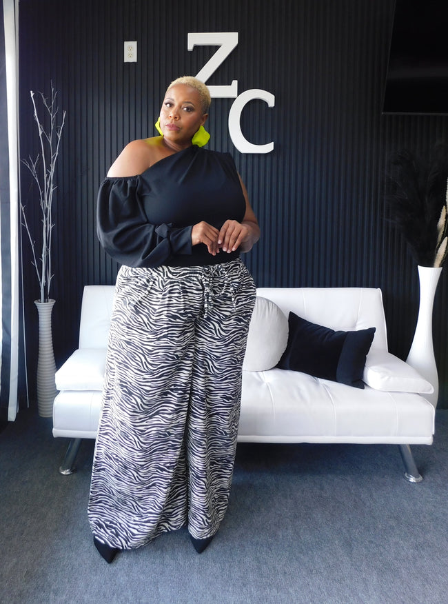 Asymmetrically Me Top (Curvy)