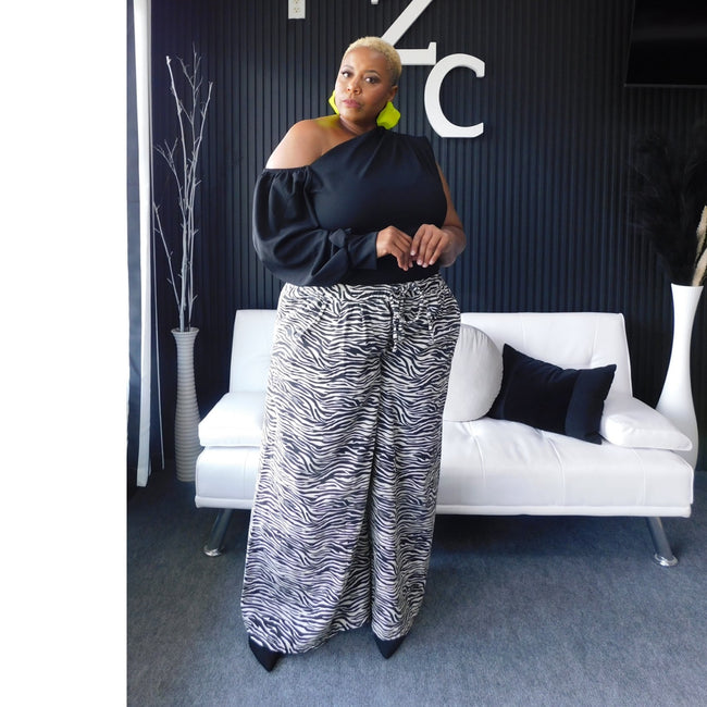 Asymmetrically Me Top (Curvy)